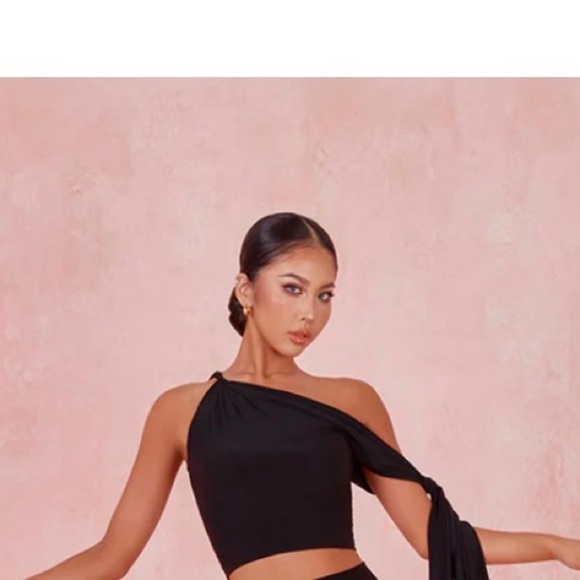 Chic Black One-Shoulder Top - Picture 2 of 4